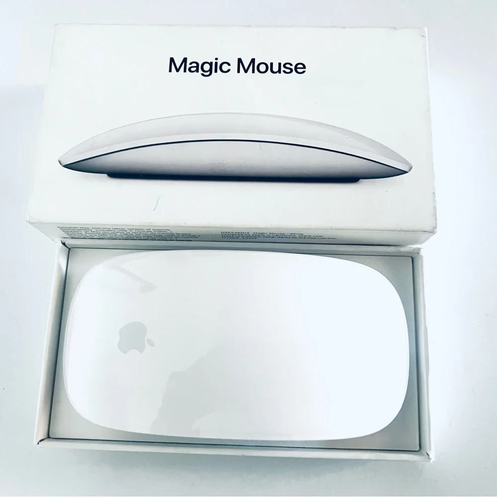 Apple Magic Mouse Model A3204 Sleek White Design and USB Cord Mint Conditions
